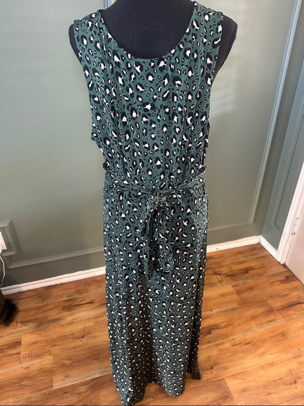 torrid Green Leopard Print Surplice hi low Maxi Dress - Picture 3 of 3